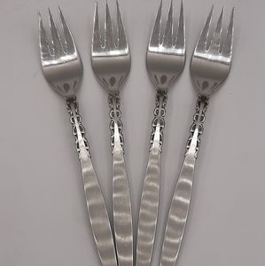 International Lyon ALHAMBRA Stainless Satin Handle Silverware Salad Forks 7 1/8"